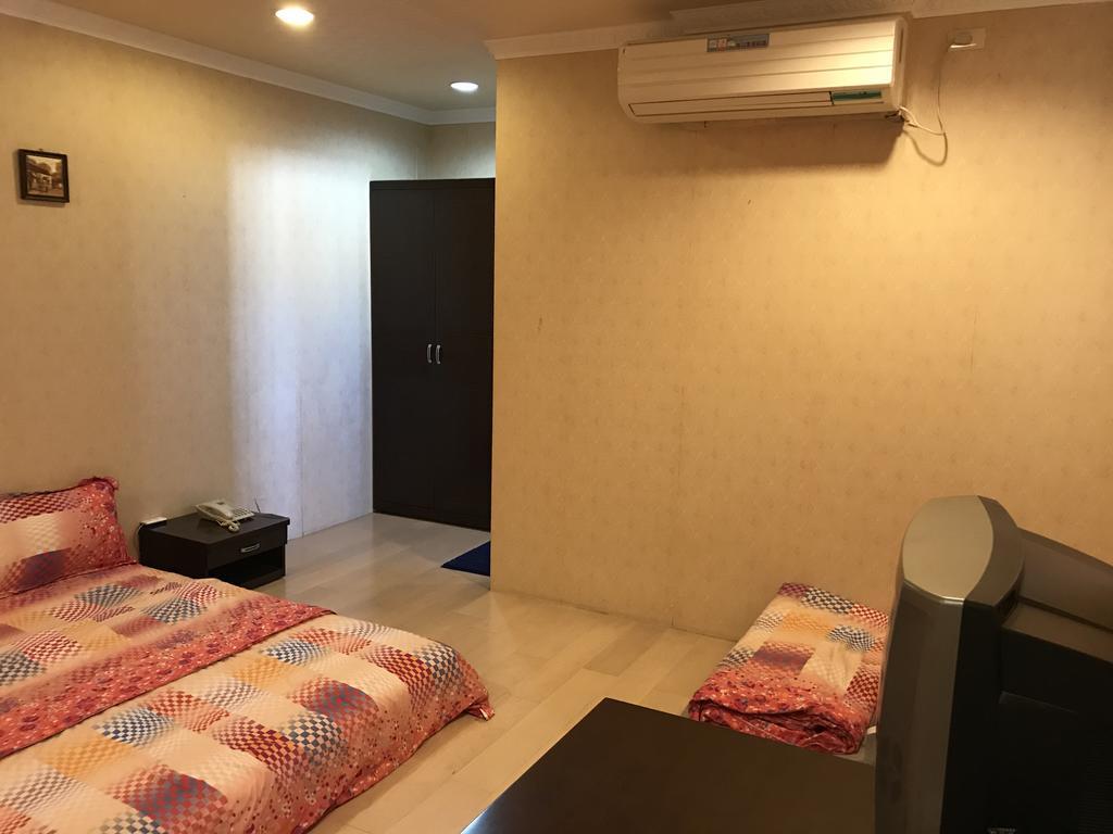 Hefeng Ting Homestay Hengchun Exterior photo